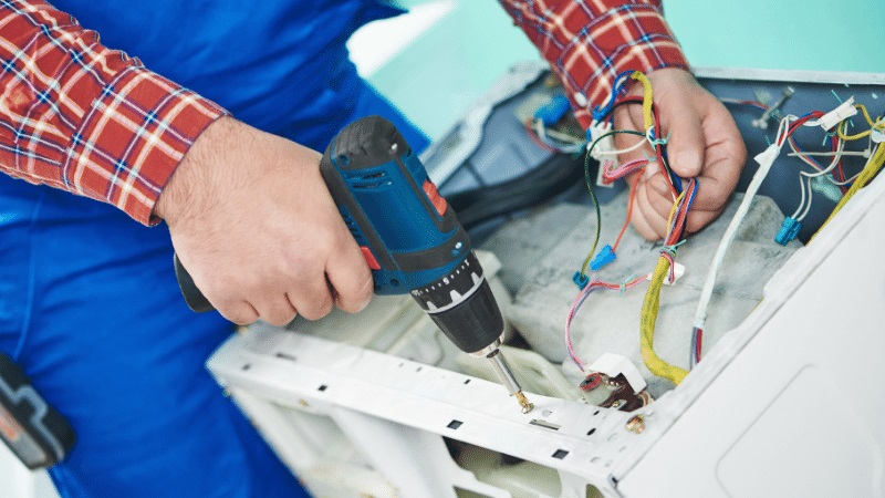 Karşıyaka Buderus Buderus çamaşır makinesi kart tamiri – Su almama arızası orijinal parça ile giderildi. - Teknik servis örneği